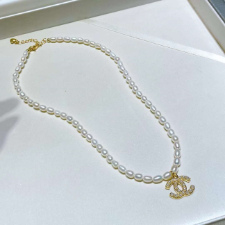 Freshwater pearl necklace	,	plated with 18k gold	,	Pearl Size :	4-5mm	,	Pearl Necklace Length :	40+5cm	(	MJ-2008	)