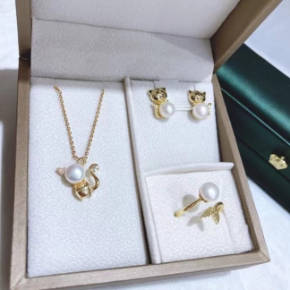 Jewelry set		freshwater pearl jewelry set	,	plated with18k gold	,	Pearl Size :	6-8mm	,	Pearl Necklace Length :	adjustable/40+5cm	(	MJ-2250	)